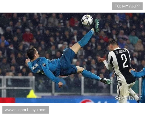 C罗进球太轻松:揭秘足球场上的超神瞬间